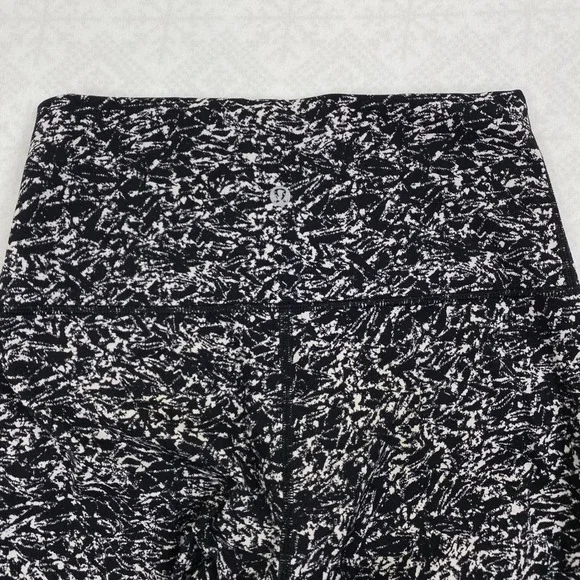 Lululemon‎ Wunder Under Hi-Rise Statement Leggings Black White Abstract Size 8 - Picture 6 of 9